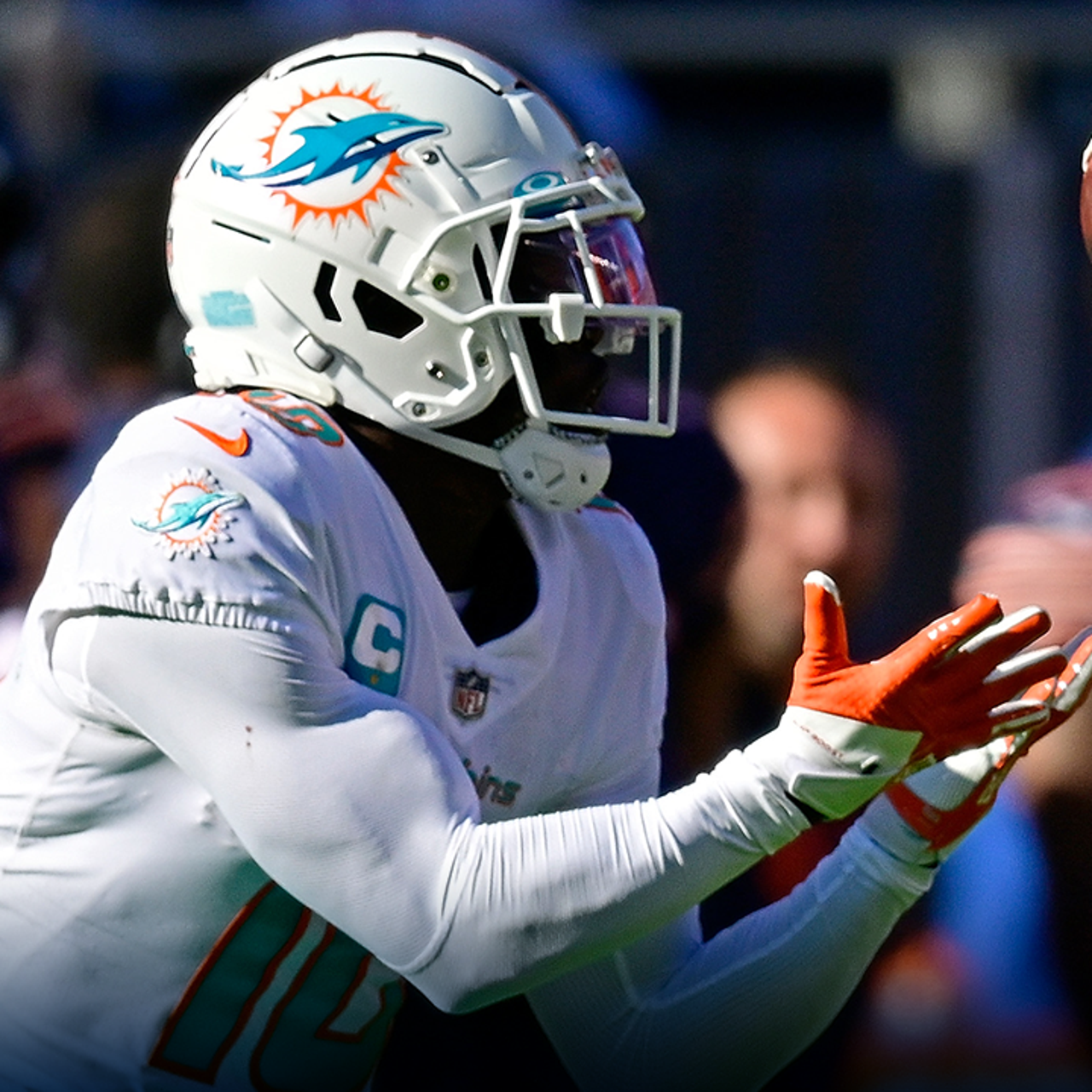 Tua, Tyreek lead Miami Dolphins to a big win in Week 9, THE CARTON SHOW