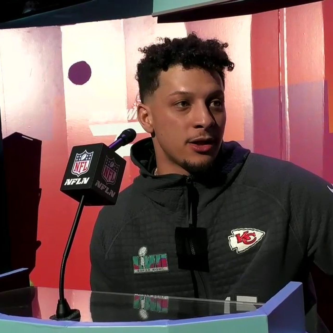 Chiefs' QB Patrick Mahomes on who does the best impression of his voice |  FOX Sports