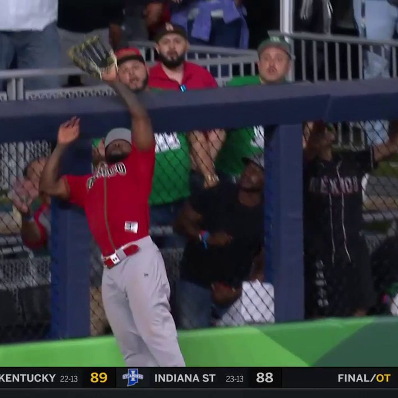 Mexico's Randy Arozarena robs Japan of a home run in the fifth