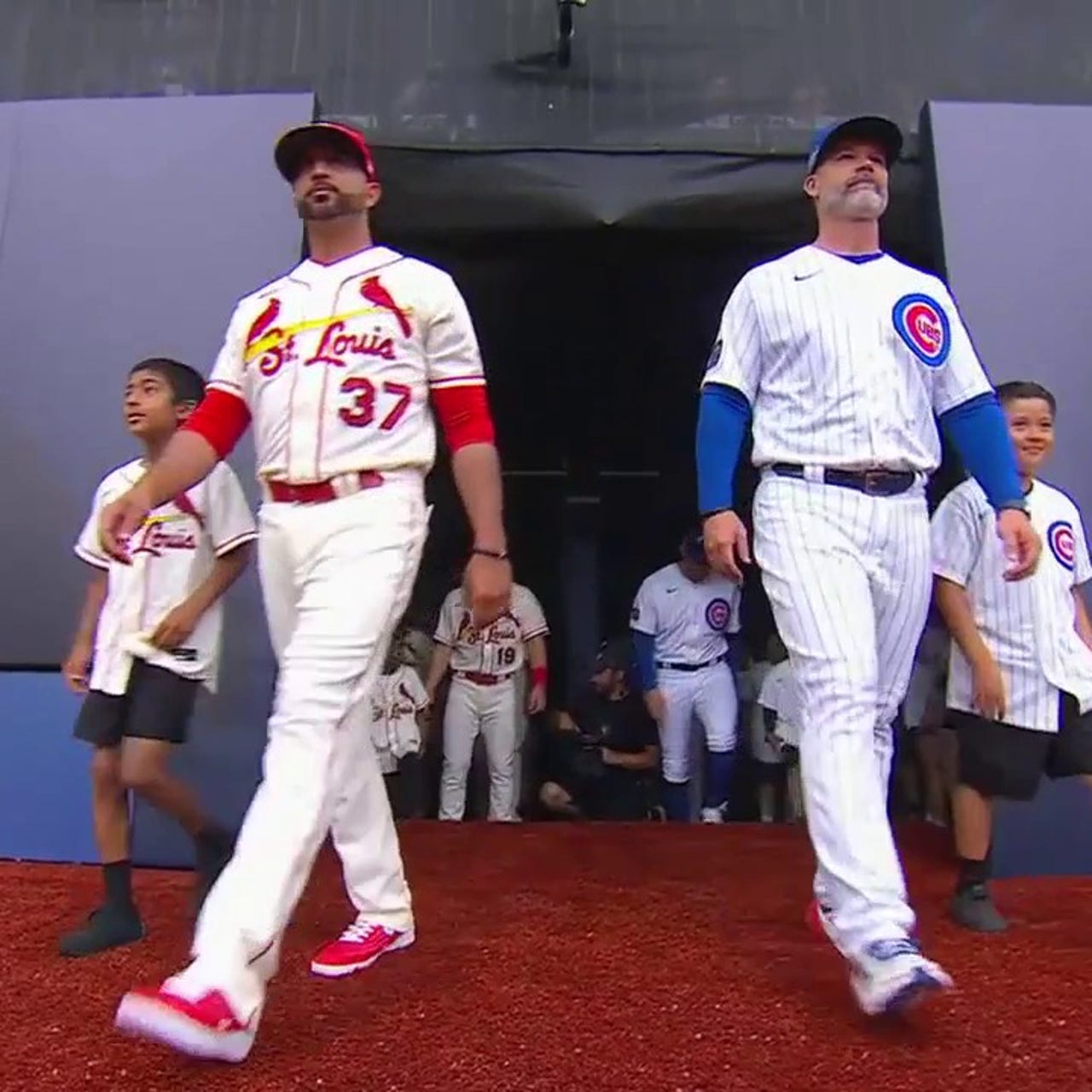 It's almost time for the #LondonSeries! Game 1 between the @Cubs and  @Cardinals comes your way at 1 pm ET on @MLBONFOX!