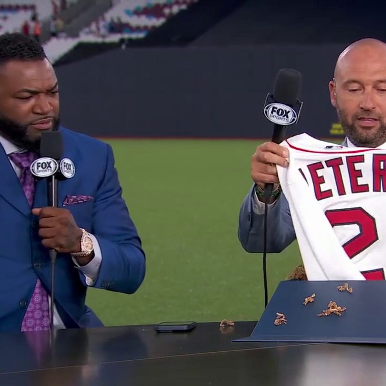 David Ortiz gifts Derek Jeter a Boston Red Sox jersey on his