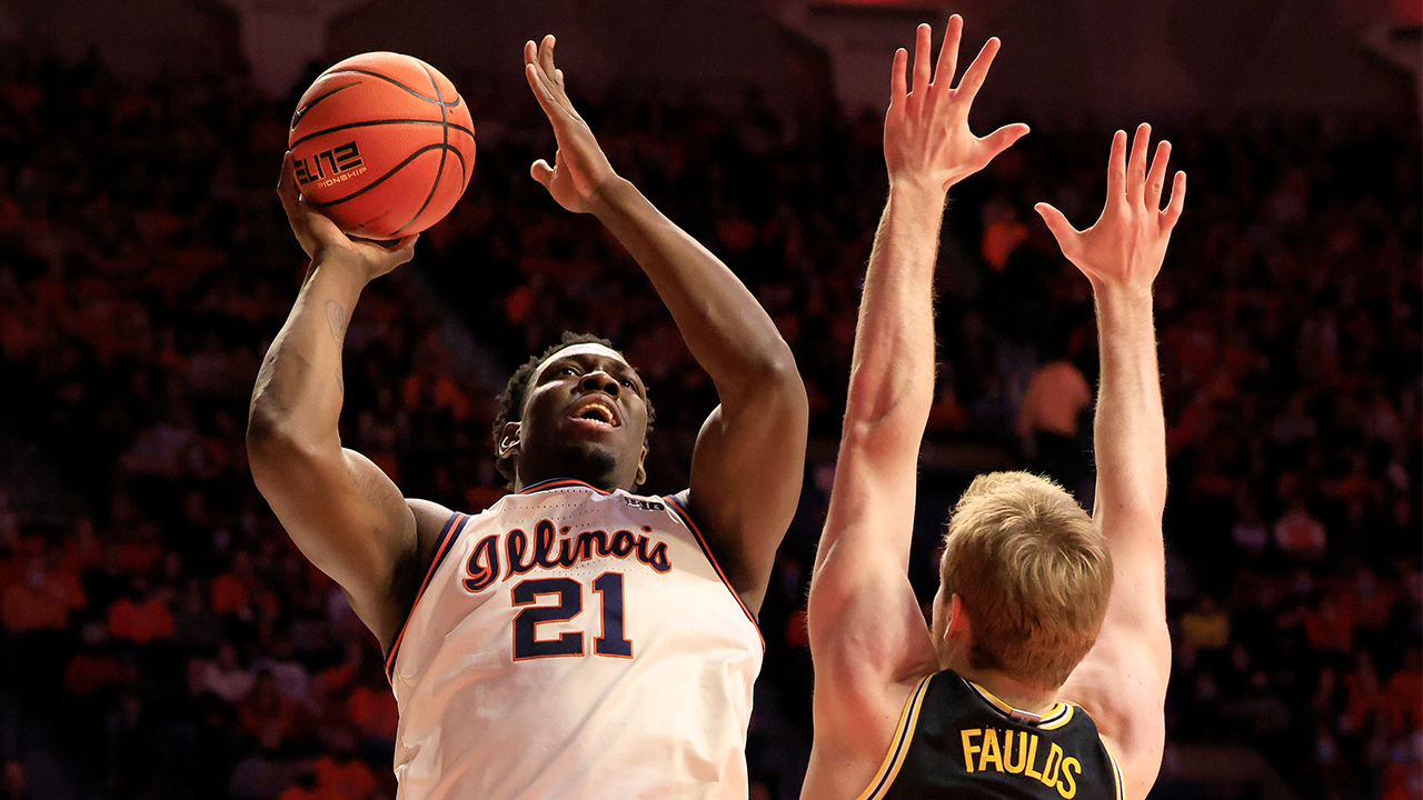 Kofi Cockburn goes for 21 points, 10 rebounds in Illinois' 68-53 win over Michigan