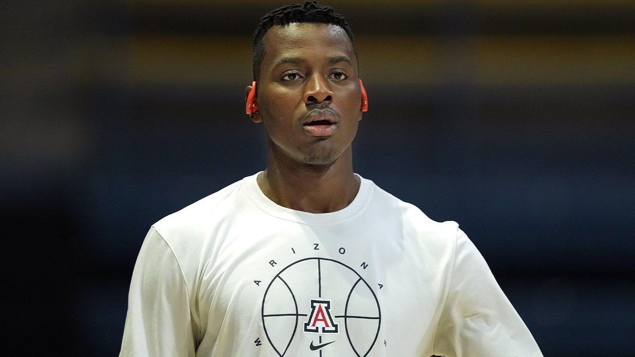 Arizona's Dalen Terry, Christian Koloko connect for BEAUTIFUL alley-oop jam