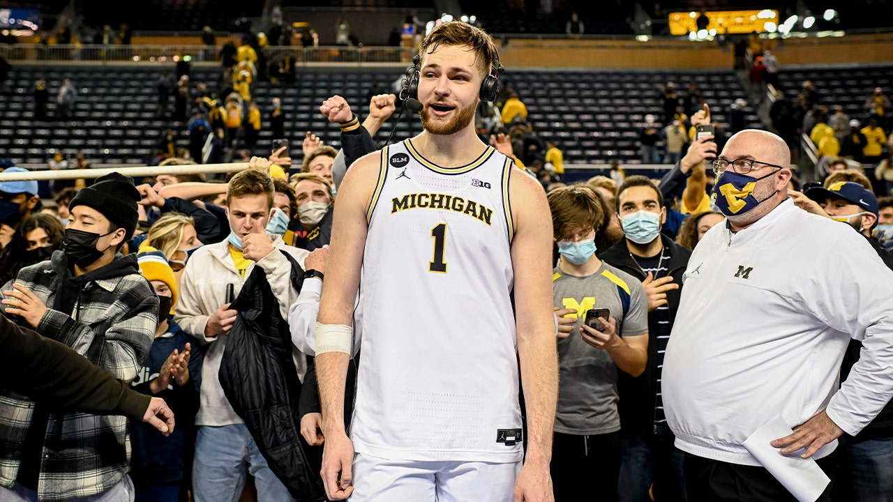 Marquette unveils new jerseys at Madness