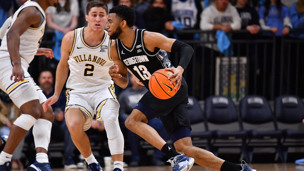 Donald Carey drops a career-best 24 points against Villanova