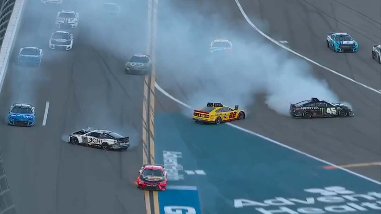 Joey Logano, Tyler Reddick, Kurt Busch and Martin Truex Jr. spin out with 50 laps to go in the Daytona 500