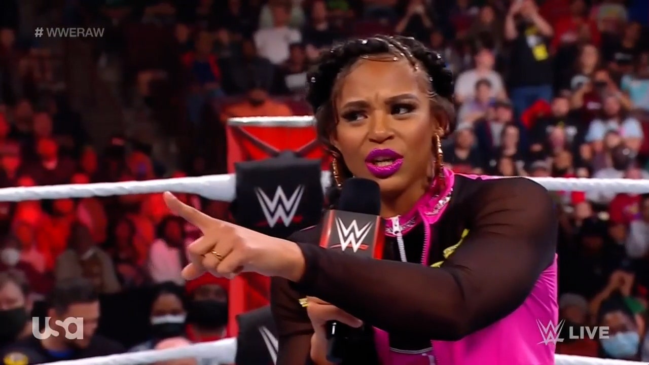 Becky Lynch and Bianca Belair meet before WrestleMania