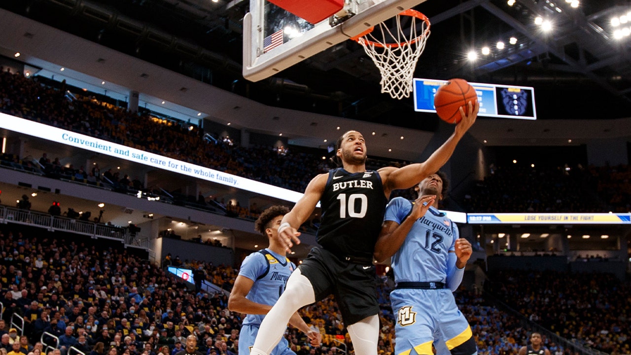 Butler's Bryce Nze throws down FITLHY poster dunk on Marquette's Justin Lewis