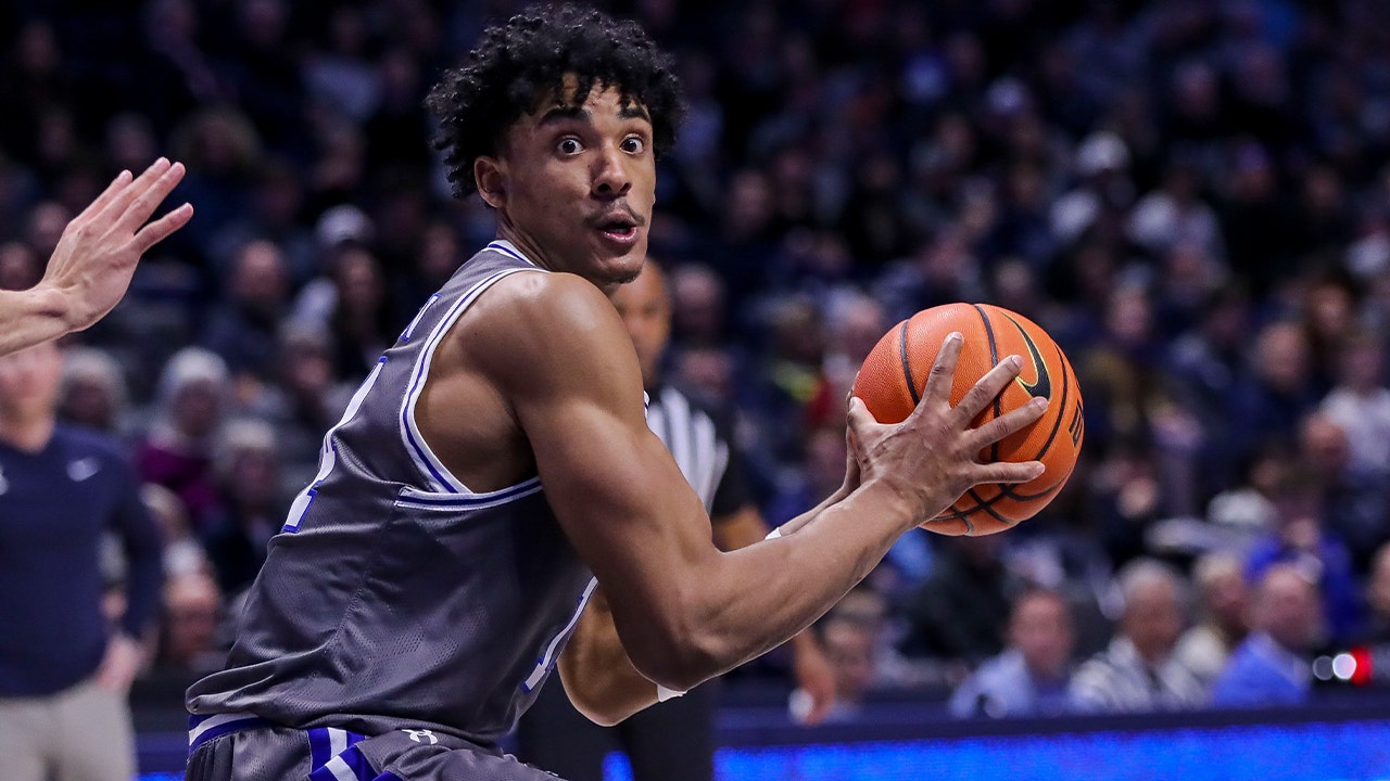 Jared Rhoden drops a career-high 30 points as Seton Hall cruises past Xavier, 82-66