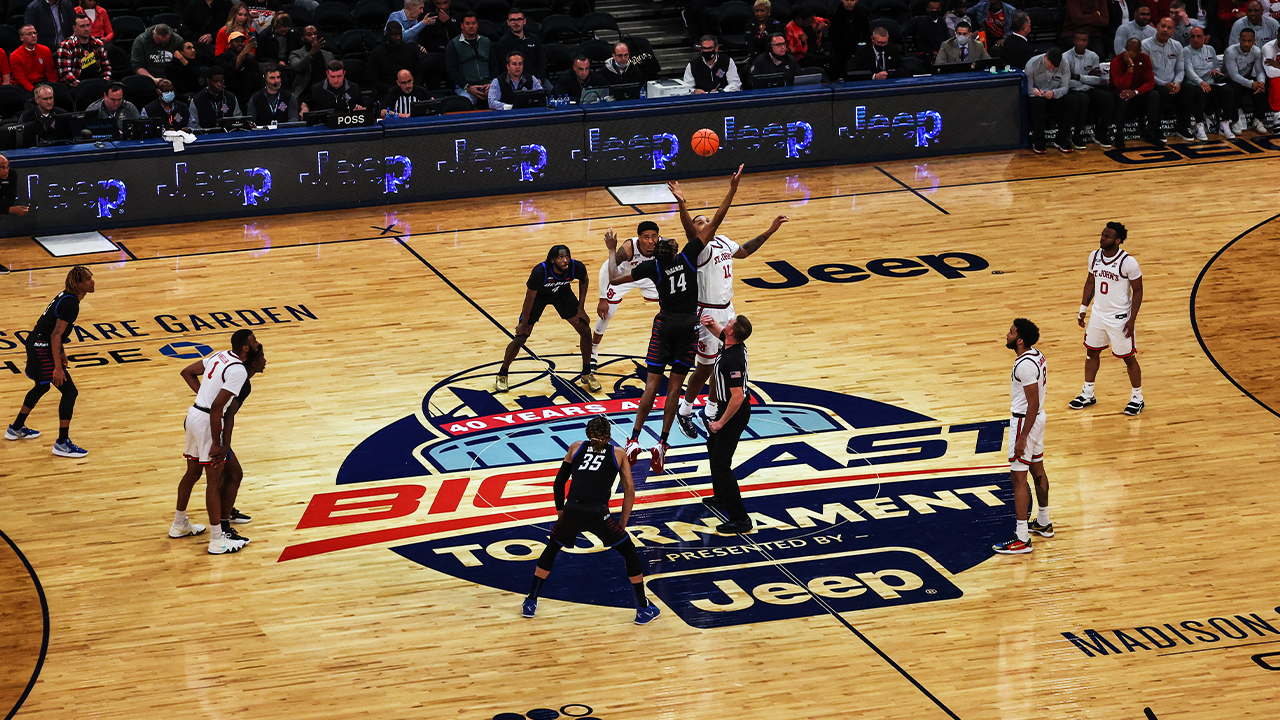 Wild sequence at Madison Square Garden ends in buckets for both St. John's and DePaul