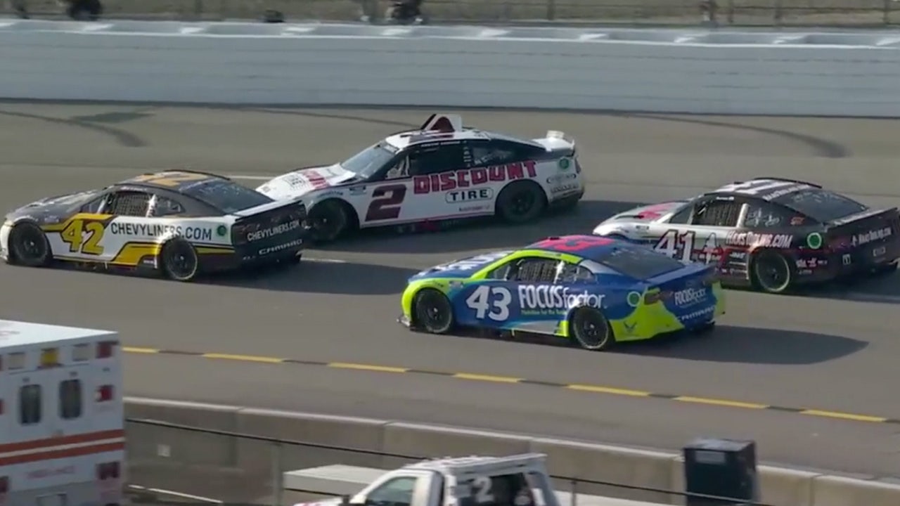 Austin Cindric get turned by Ty Dillon, Custer