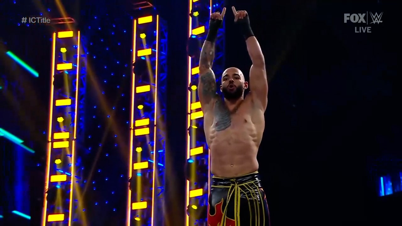 Ricochet defends the Intercontinental Title from Jinder Mahal I WWE on FOX