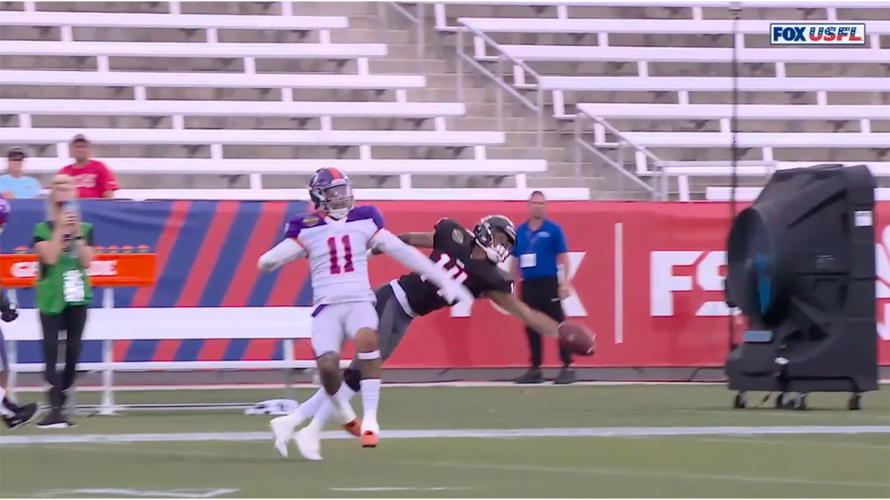 USFL MUST-SEE: Houston's Teo Redding brings in REMARKABLE one-handed grab