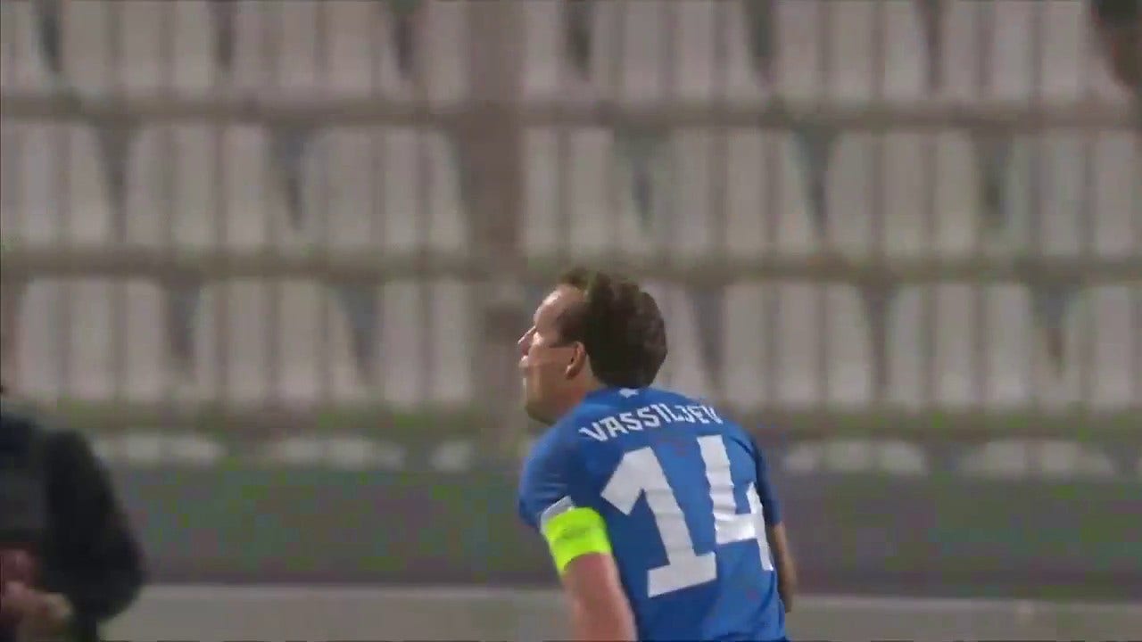 Estonia takes a 1-0 lead on a Konstantin Vassiljev strike from outside the box