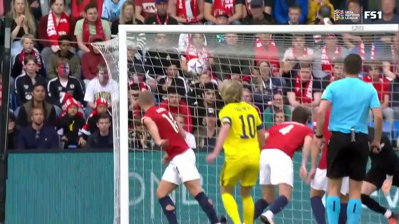 Sweden cut the deficit in half after this laser from Emil Forsberg, 2-1