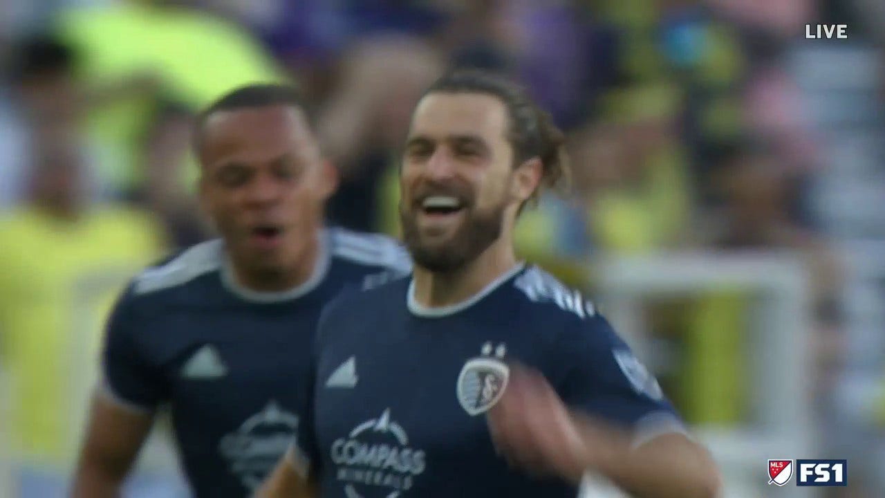 Graham Zusi extends Sporting KC's lead to 2-0 in the 51st minute with a laser