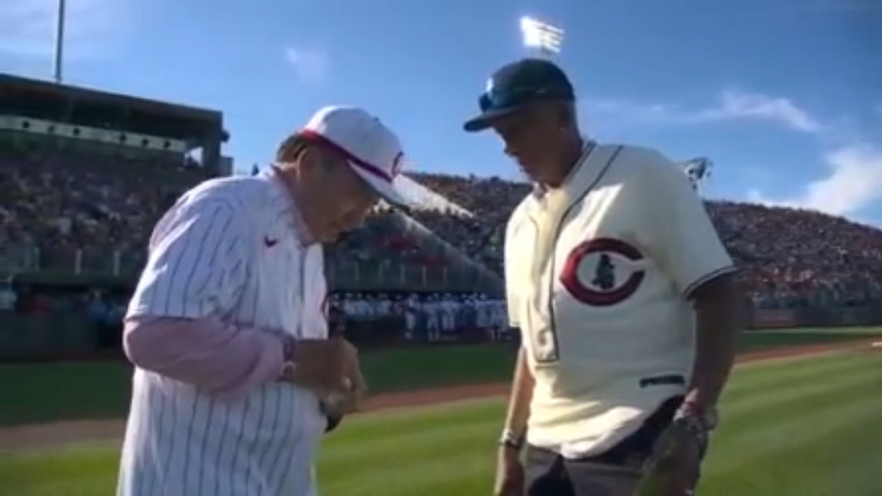 Field of Dreams: Fergie Jenkins throws the opening pitch to Johnny Bench