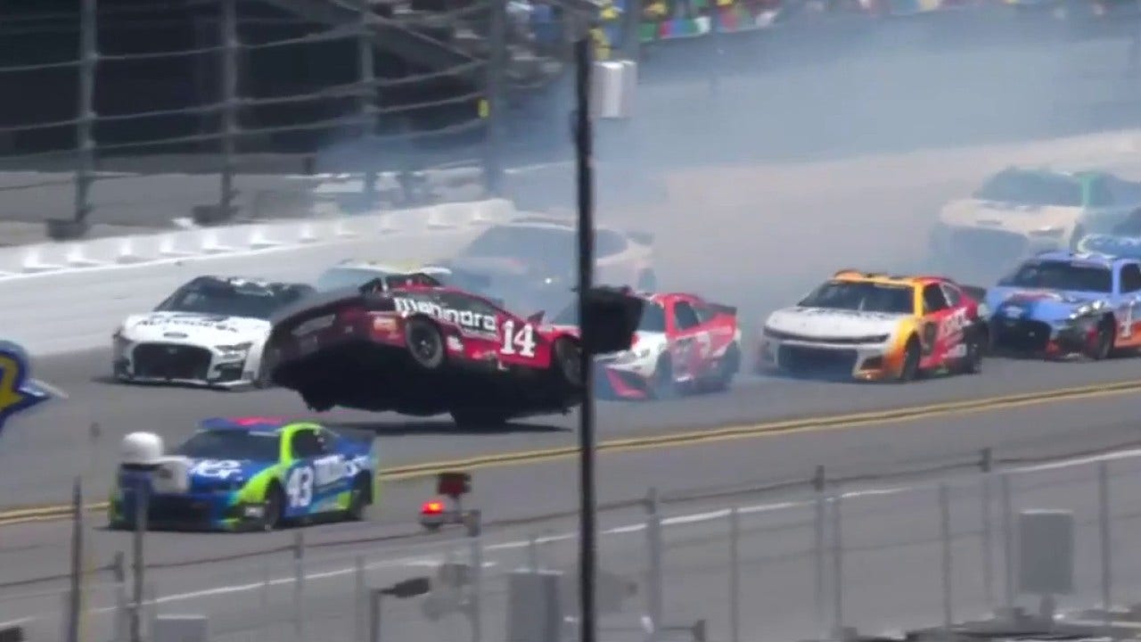 Chase Briscoe, Bubba Wallace collected in big wreck at Daytona