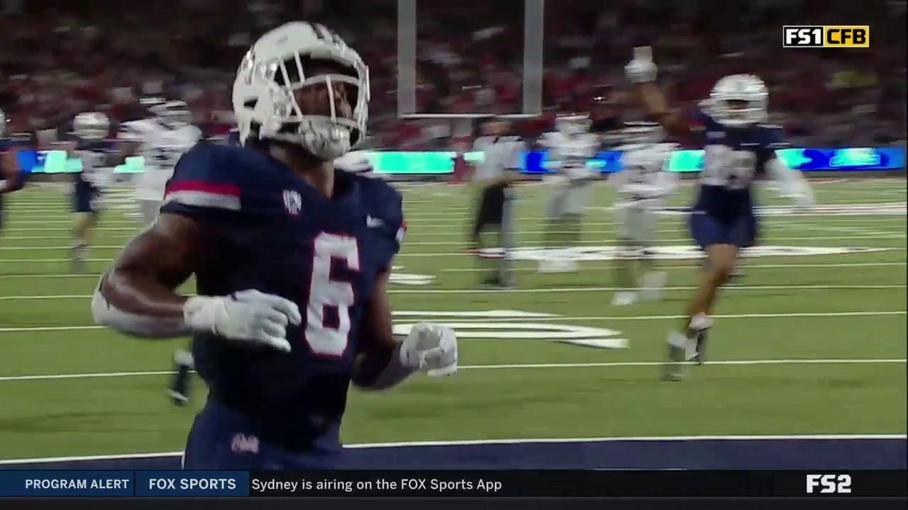 Michael Wiley show off his shiftiness in Arizona's opening drive vs. Mississippi State