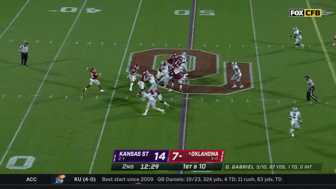 Dillon Gabriel throws a DOT to help Oklahoma level the score vs. Kansas State