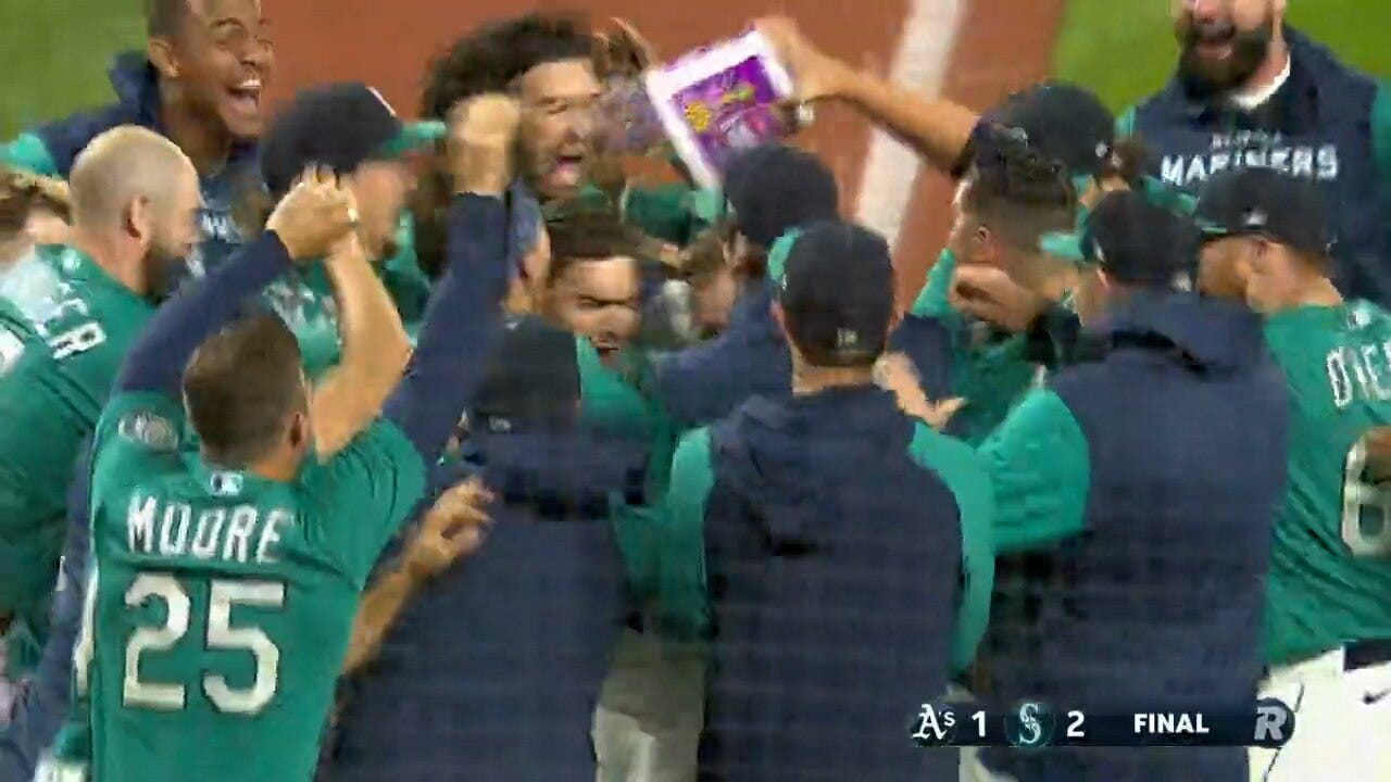 Seattle pinch hitter Cal Raleigh hits a walk-off home run to end Mariners' 20-year playoff drought