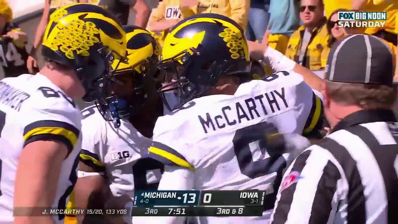 J.J. McCarthy finds Donovan Edwards in the back of the endzone to push the lead to 20-0