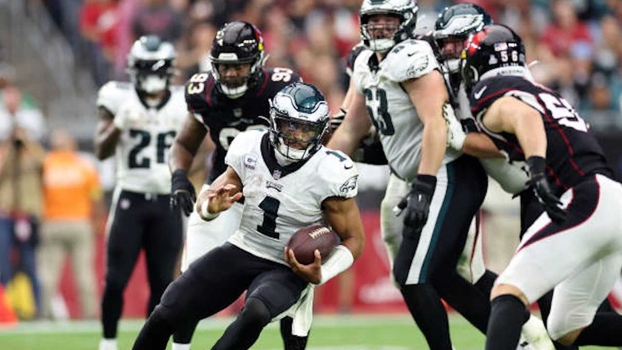 Jalen Hurts leads Eagles on a game-winning drive in fourth quarter of a 20-17 victory