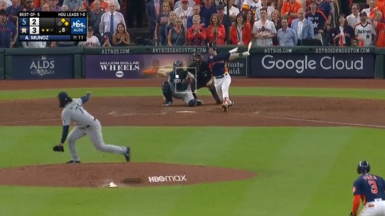 Alex Bregman extends the Astros' lead to 4-2 with an RBI single