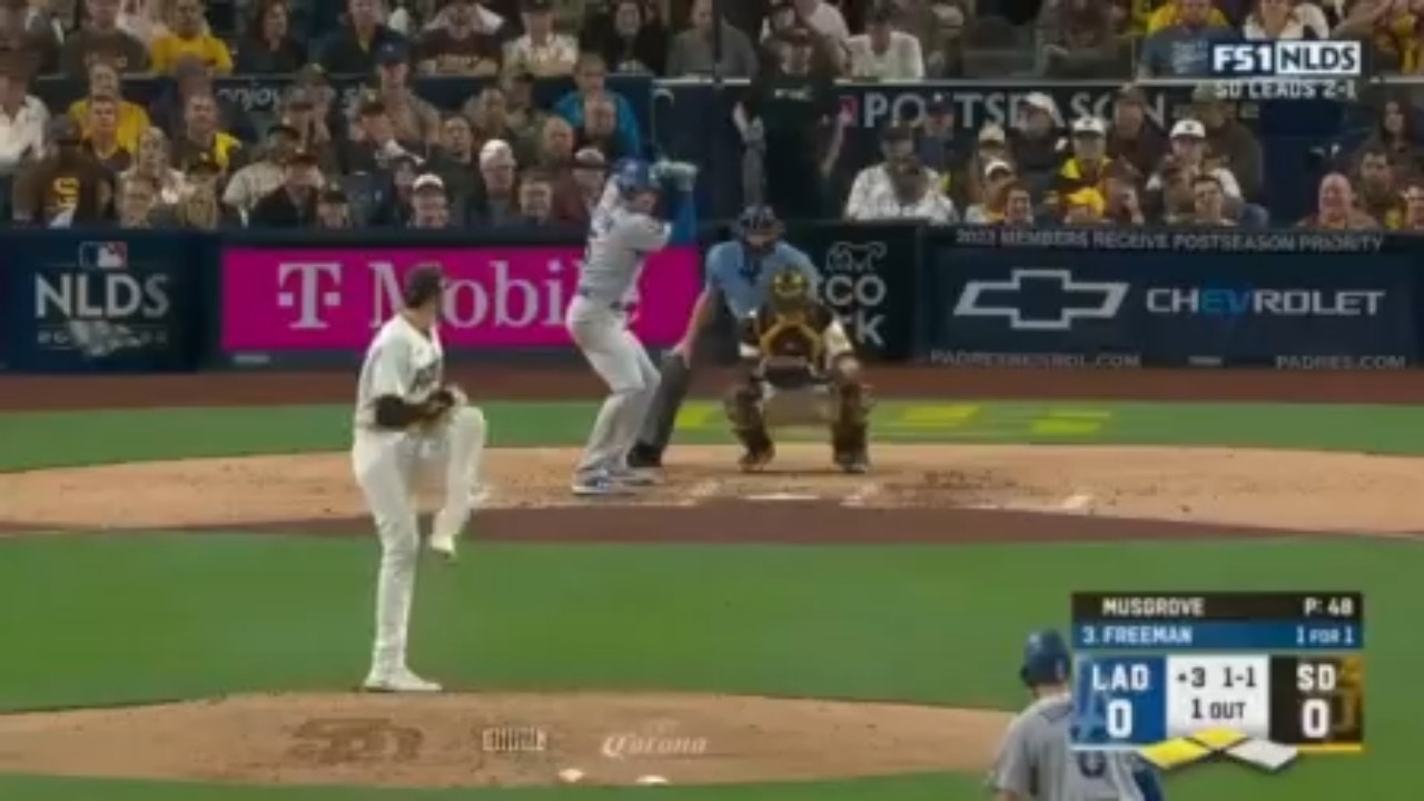 Freddie Freeman's two-run double gives the Dodgers a 2-0 lead over the Padres