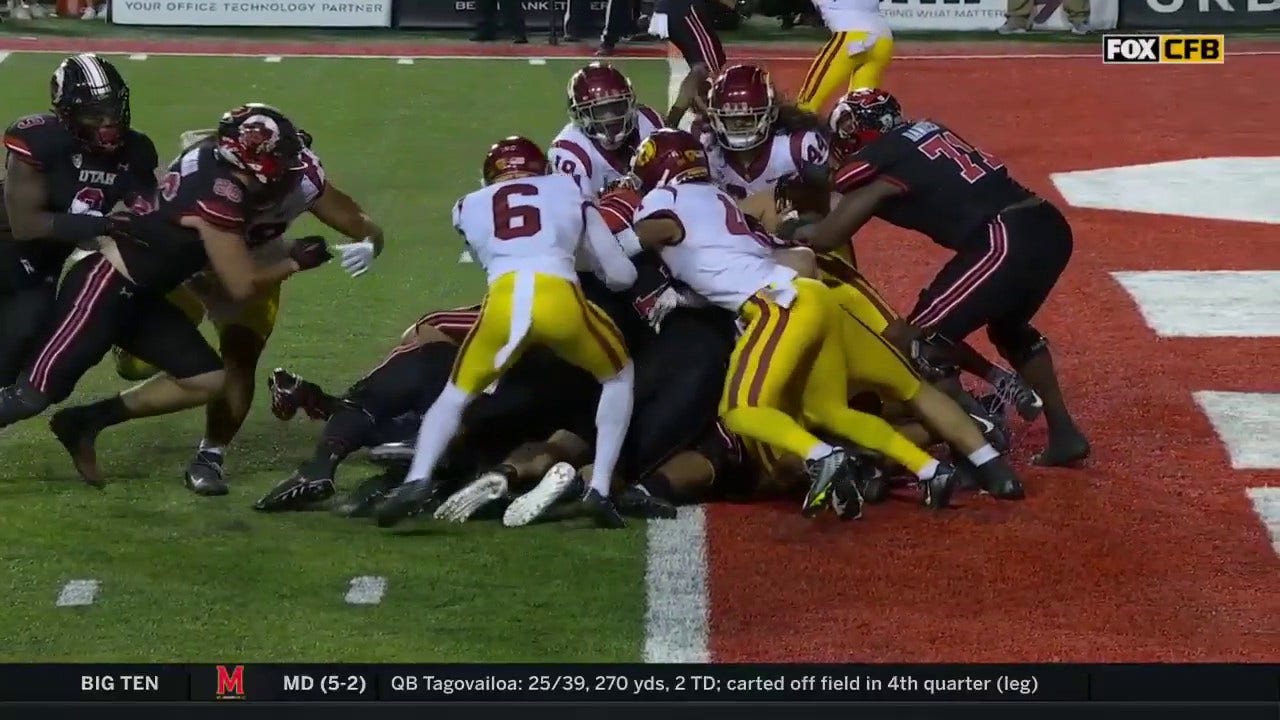 Utah's Cameron Rising ties the game against USC in the 4th quarter with the QB sneak TD