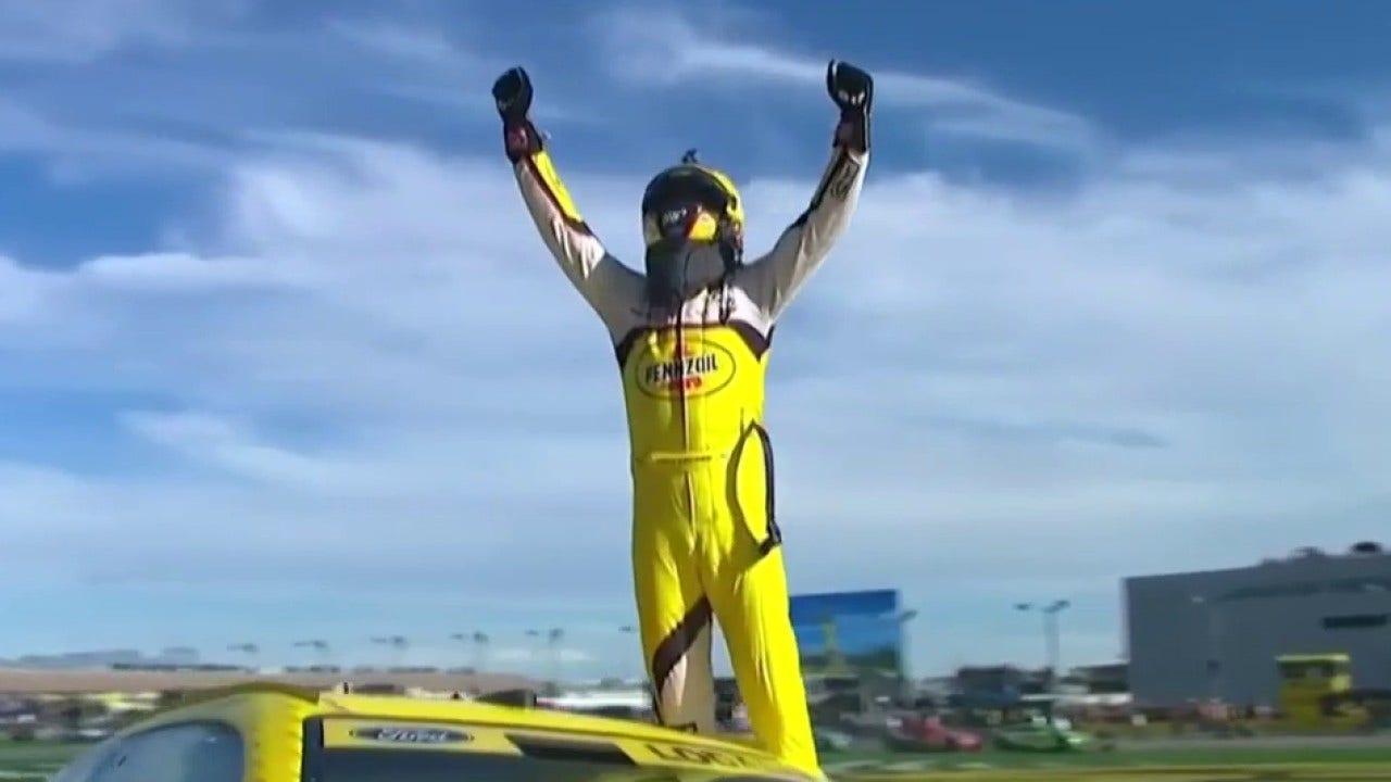 Joey Logano passes Ross Chastain late to win at Las Vegas, advances to the Championship 4