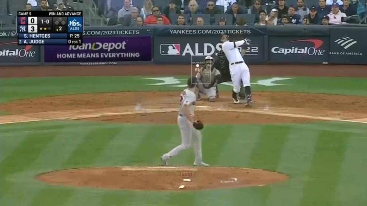 Aaron Judges launches a solo home run to extend the Yankees' lead to 4-0
