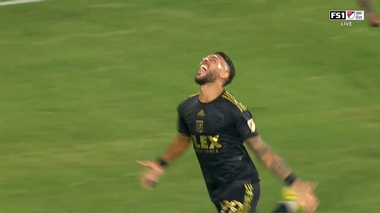 LAFC takes a 2-1 lead over the LA Galaxy after Denis Bouanga's goal in the 80th minute