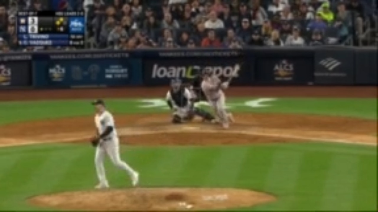 Christian Vázquez hits in two runs to stretch the Astros' lead to 5-0