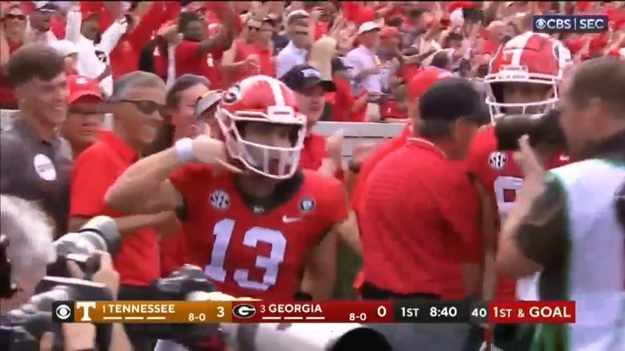 Stetson Bennett rushes to the pylon for the TD giving No. 3 Georgia the 7-3 lead over No. 1 Tennessee