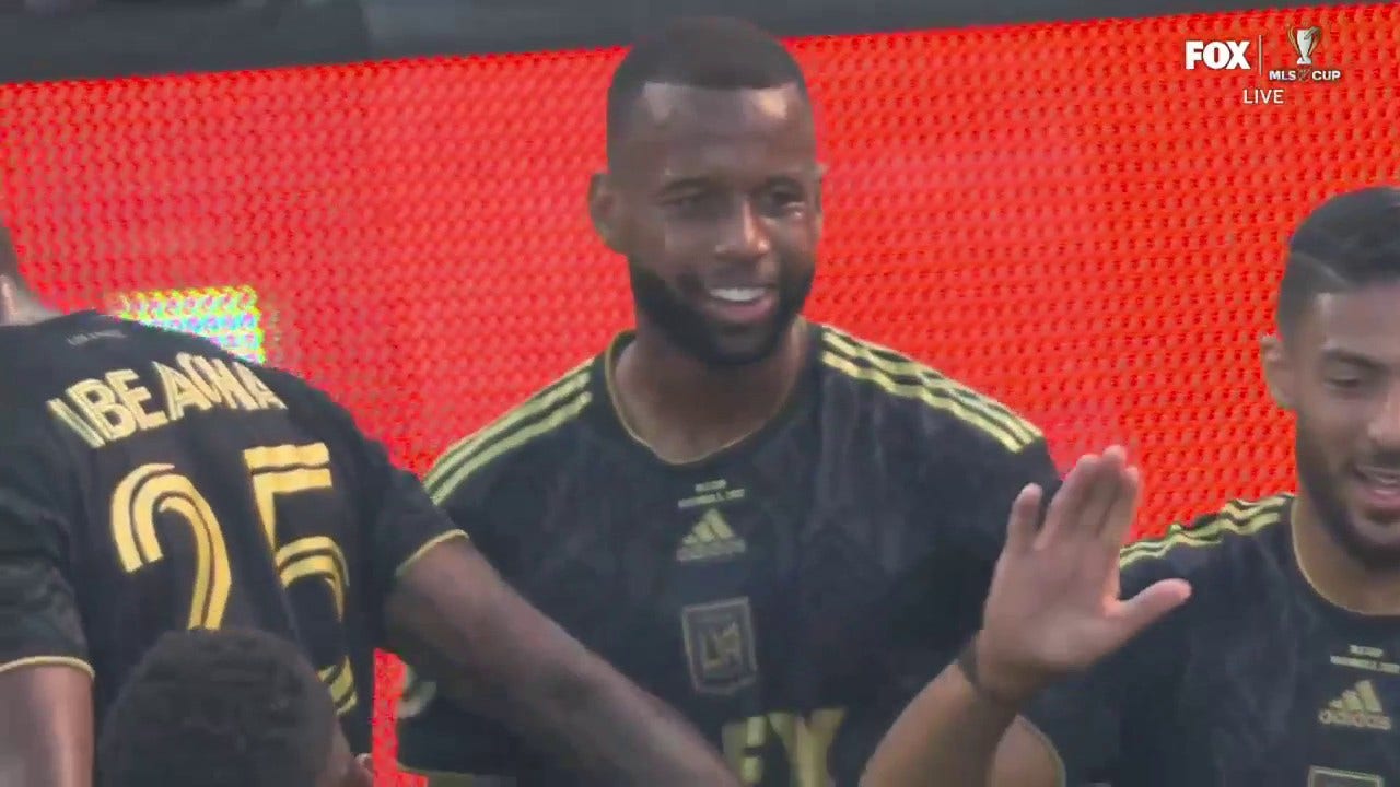 LAFC takes a 1-0 lead after Kellyn Acosta's free kick deflects off a defenders head