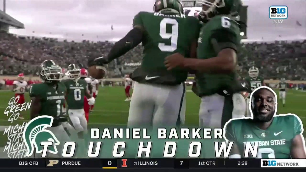 Daniel Barker streaks down the middle of the field for a 26-yard touchdown