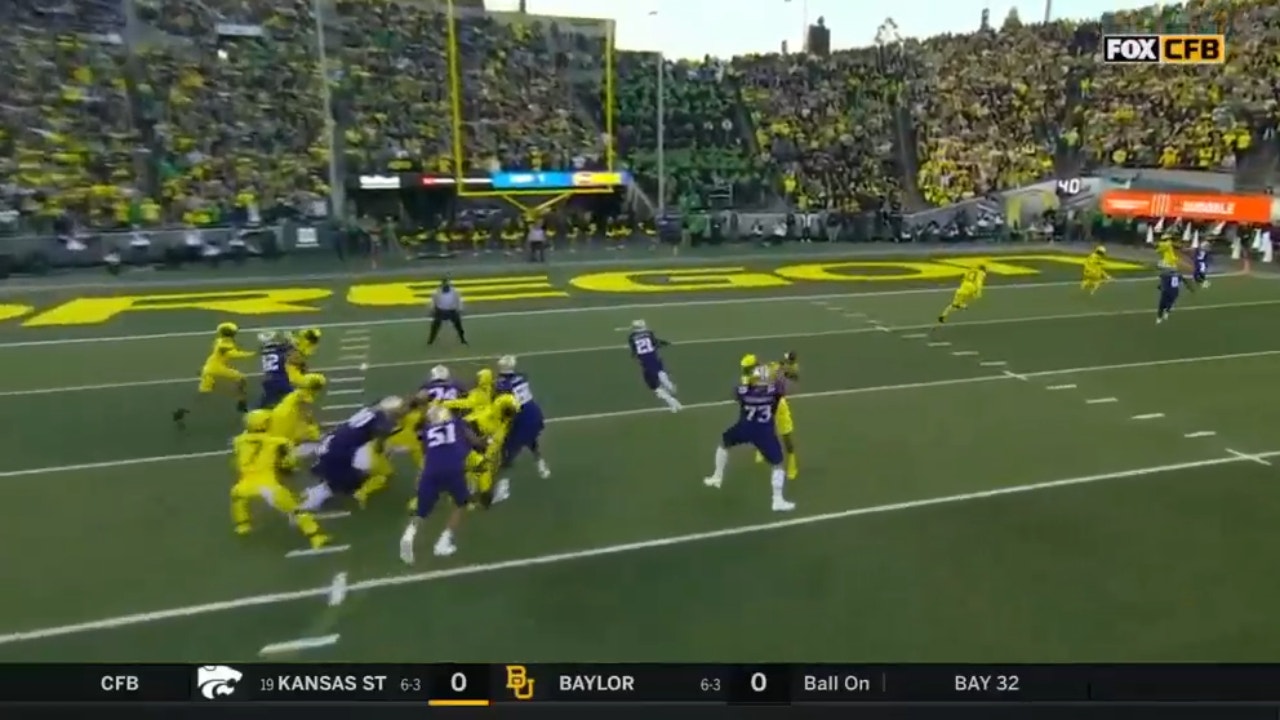 Huskies' Wayne Taulapapa breaks through for wide-open rushing TD vs. Oregon