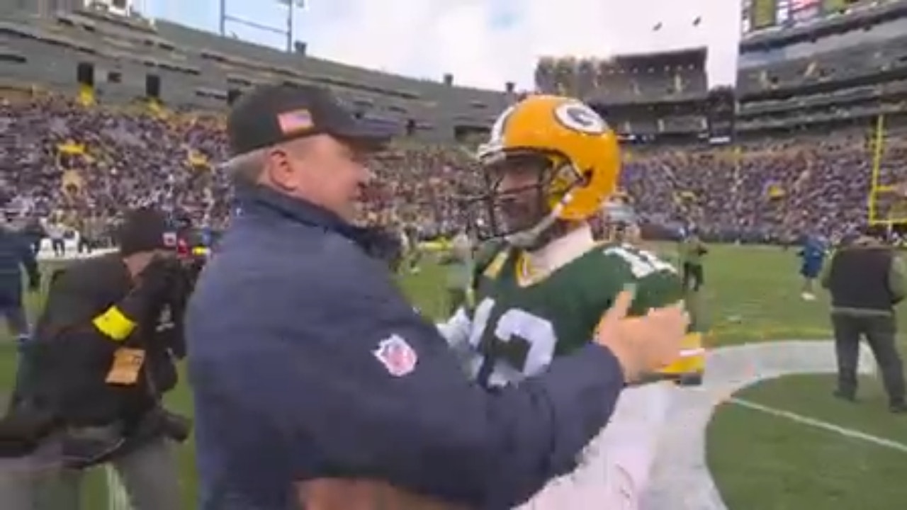 Aaron Rodgers, Mike McCarthy share hug before Cowboys-Packers