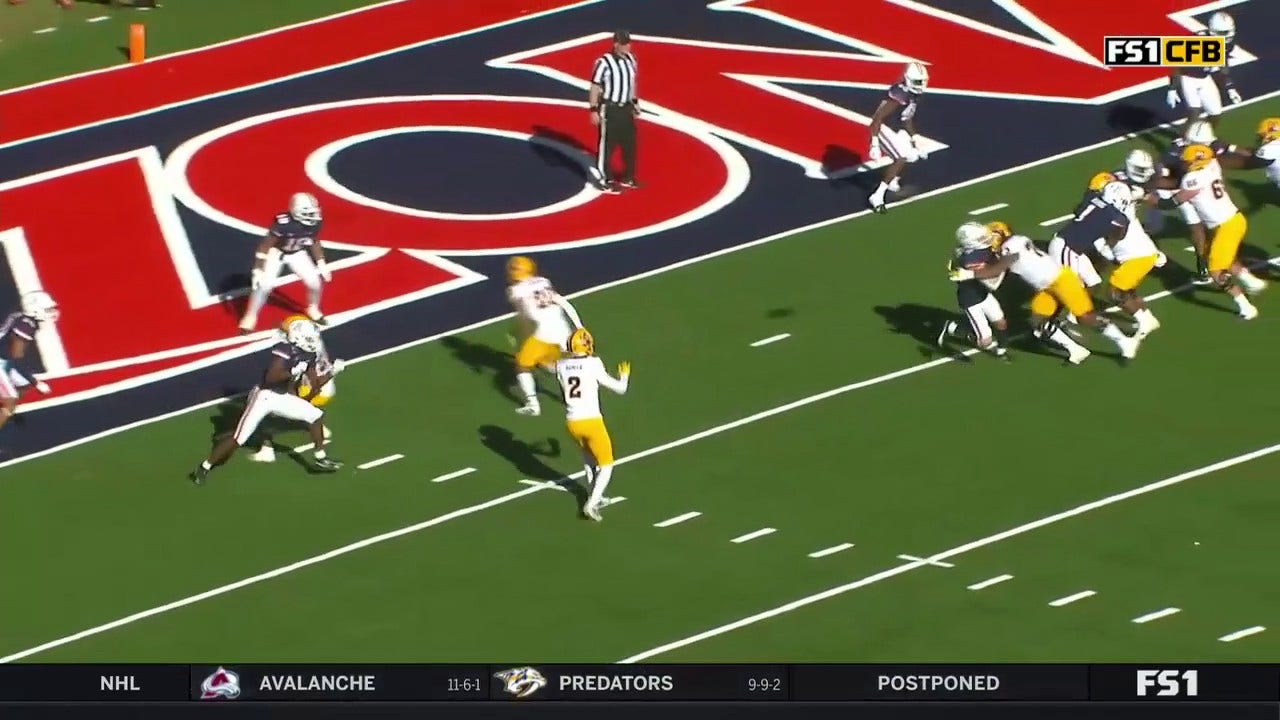 Jonah Coleman's 9 yard touchdown run gives the Arizona Wildcats the 17-14 lead