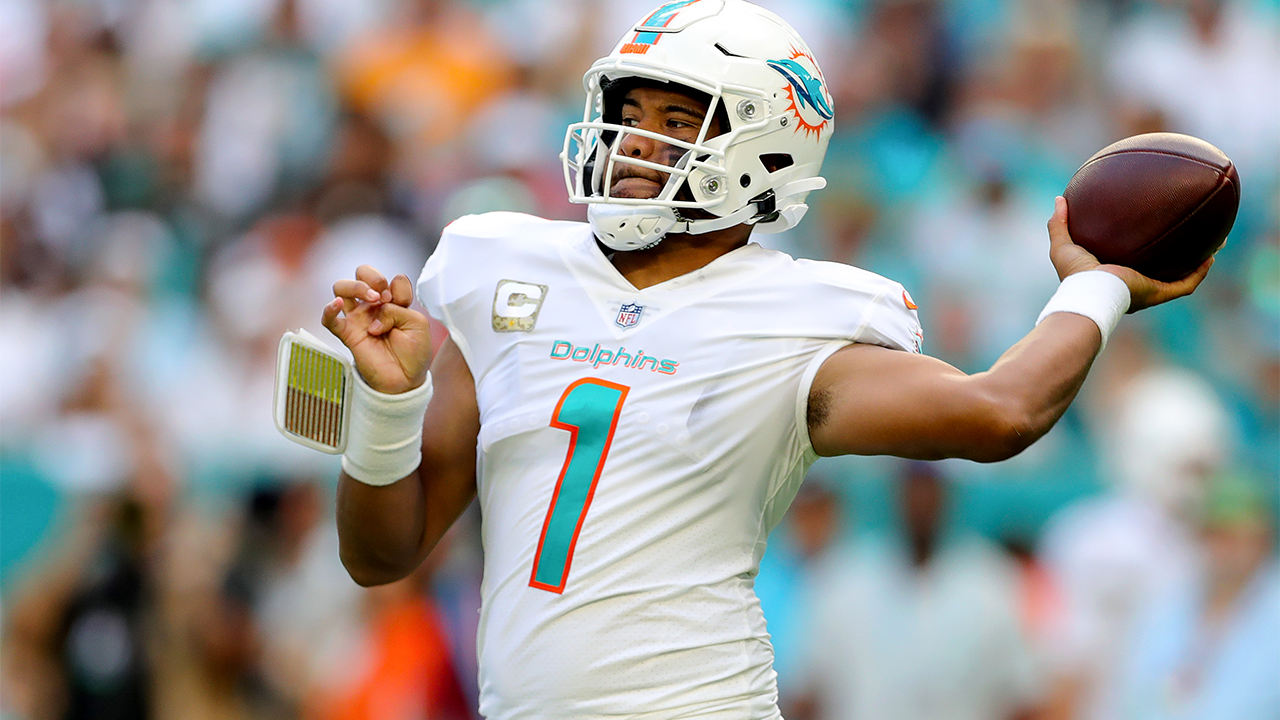 Tua Tagovailoa makes 2022 debut, Raiders edge Dolphins 