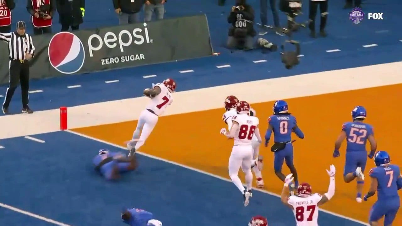 Fresno State's Jordan Mims rushes in the three-yard touchdown