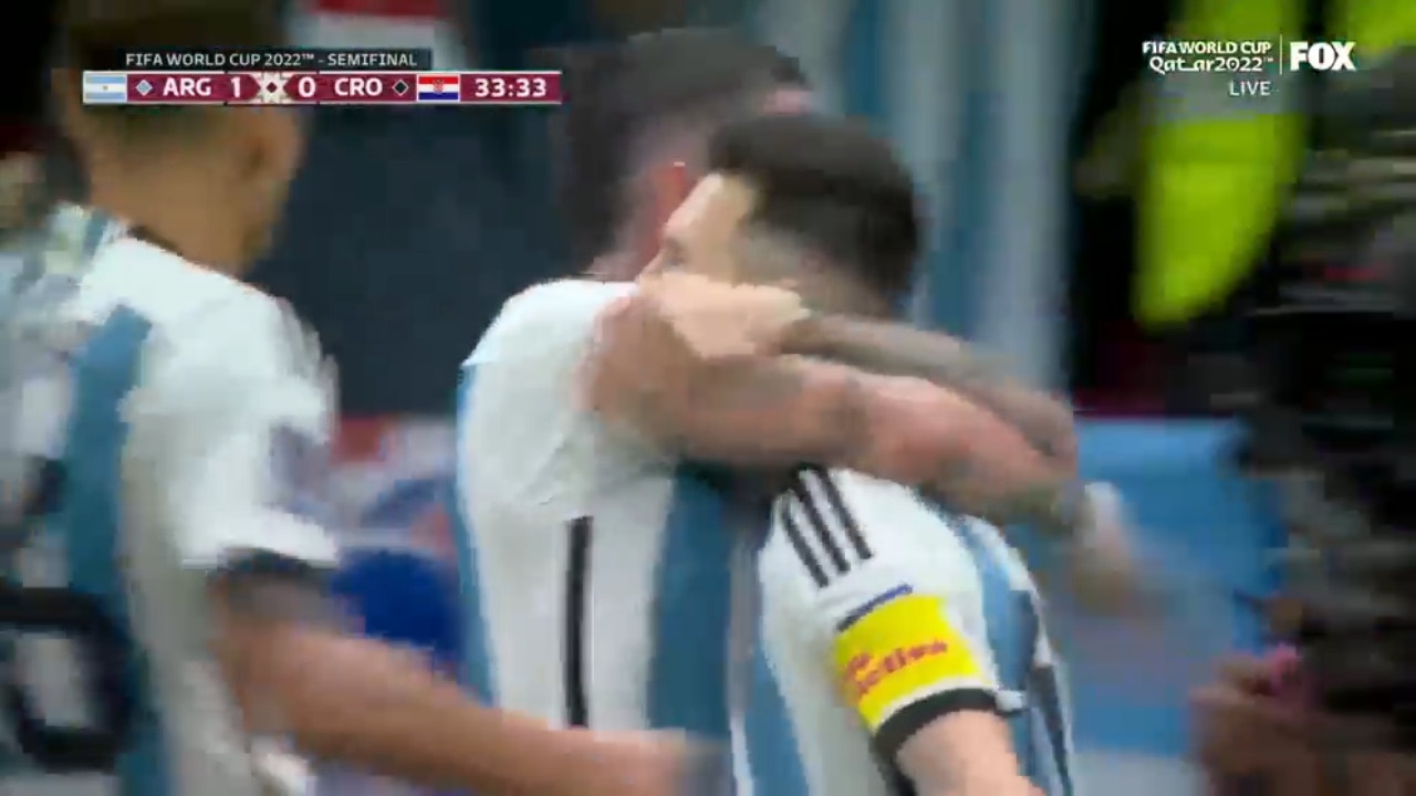 Lionel Messi and Julián Álvarez score to give Argentina a 2-0 lead over Croatia | 2022 FIFA World Cup