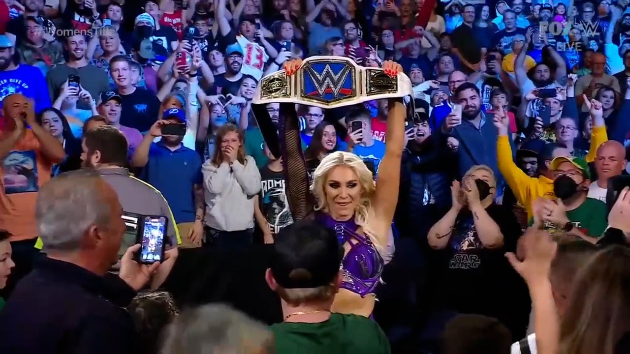 Wwe Charlotte Flair Sexy Videos - Charlotte Flair returns and wins the SmackDown Women's Title from Ronda  Rousey | WWE on FOX | FOX Sports