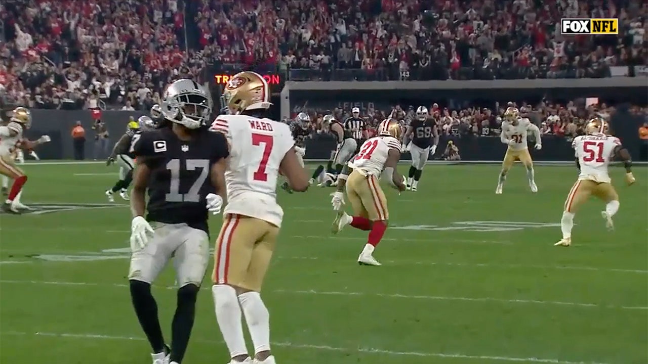 49ers' Tashaun Gipson pulls off timely INT vs Raiders, sets up Robbie Gould's game-winning field goal