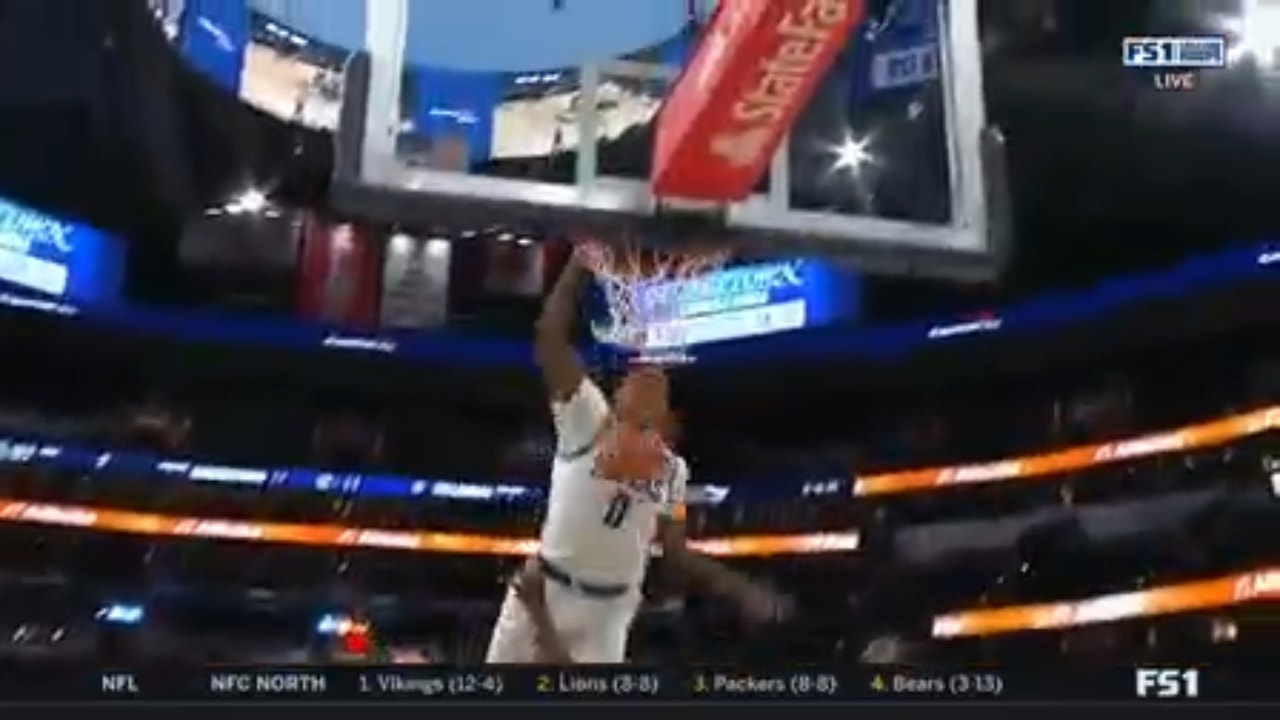 Georgetown's Brandon Murray throws down a nasty POSTER JAM to extend first half lead vs. Villanova