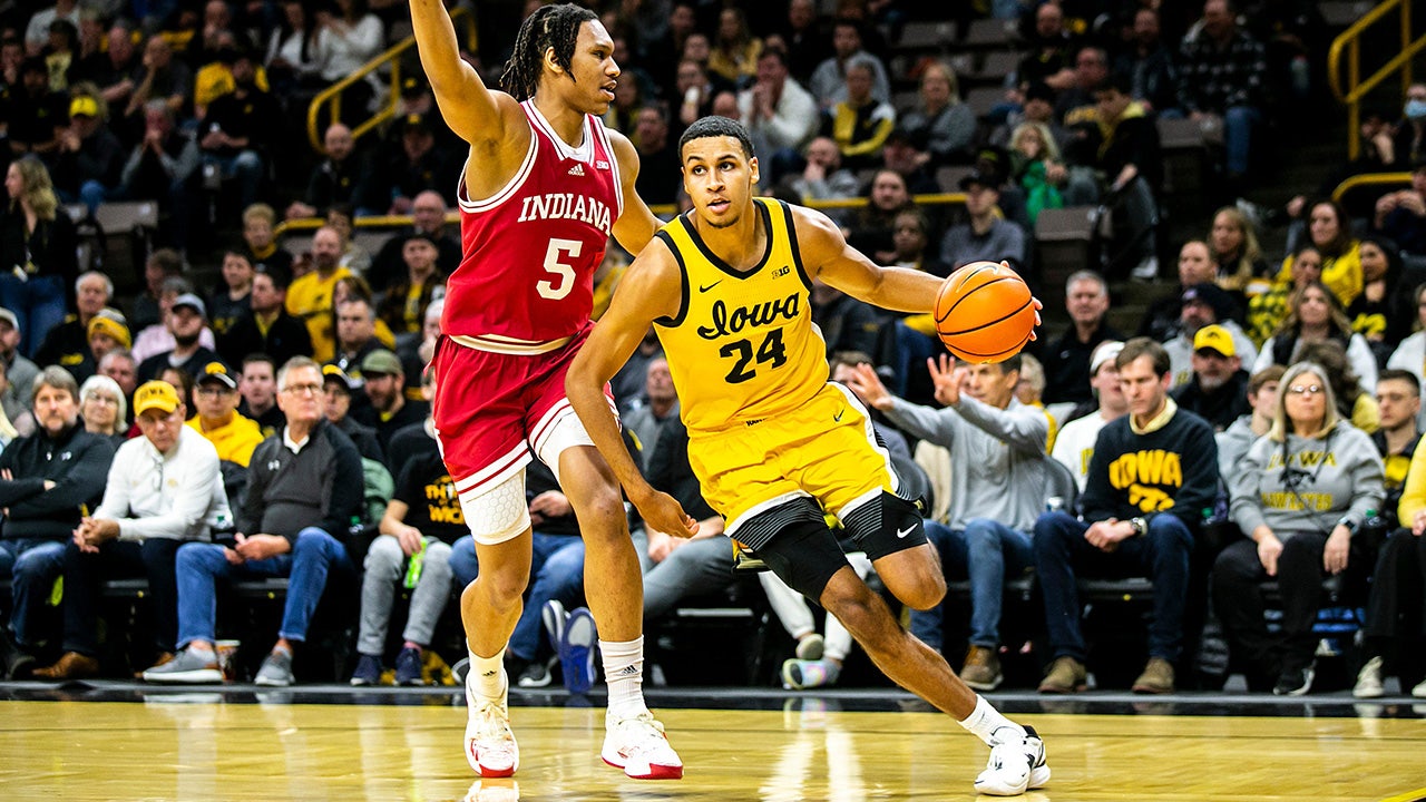 Kris Murray leads Iowa to the upset win against Indiana with 30 points