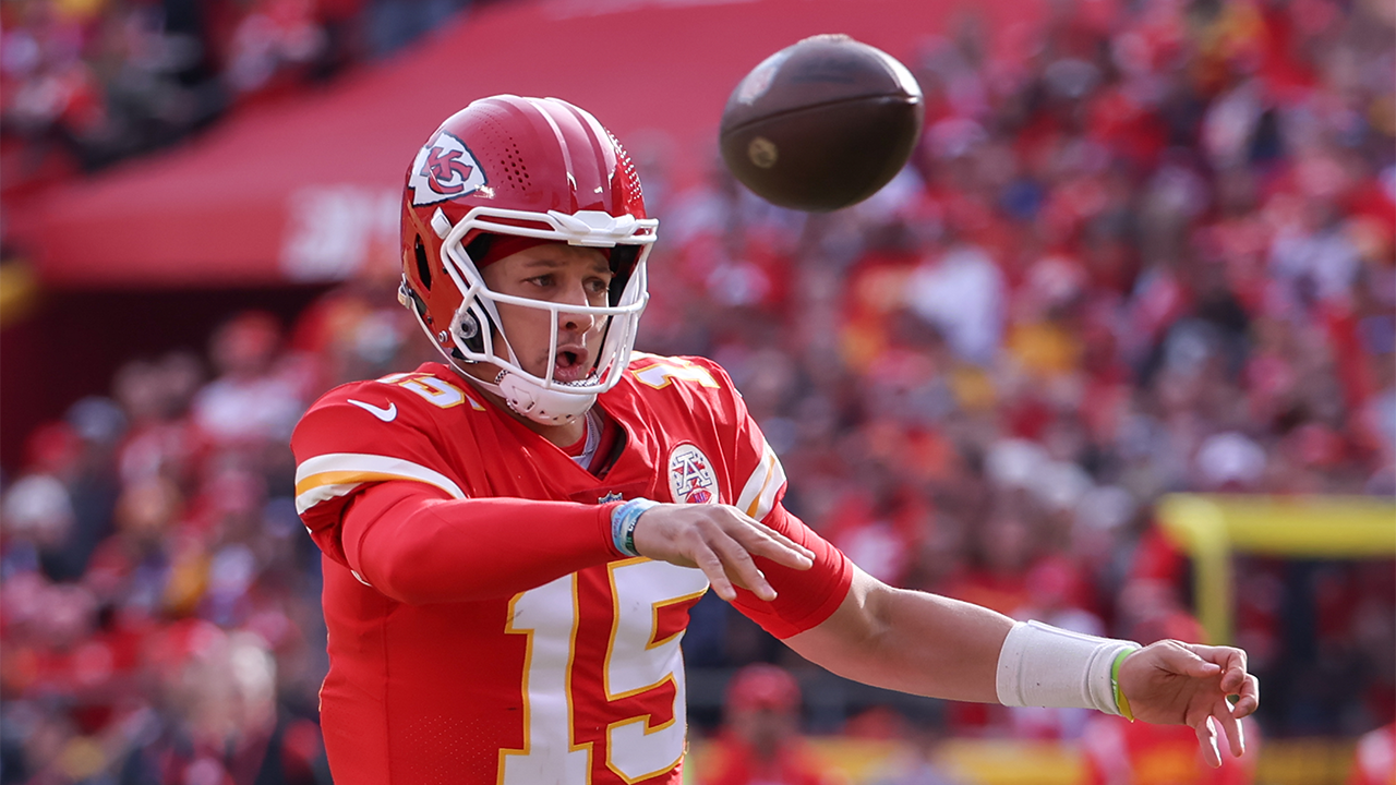 Chiefs' Patrick Mahomes Chases History, Jared Goff & the Rams & More |  Peter Schrager's cheat sheet