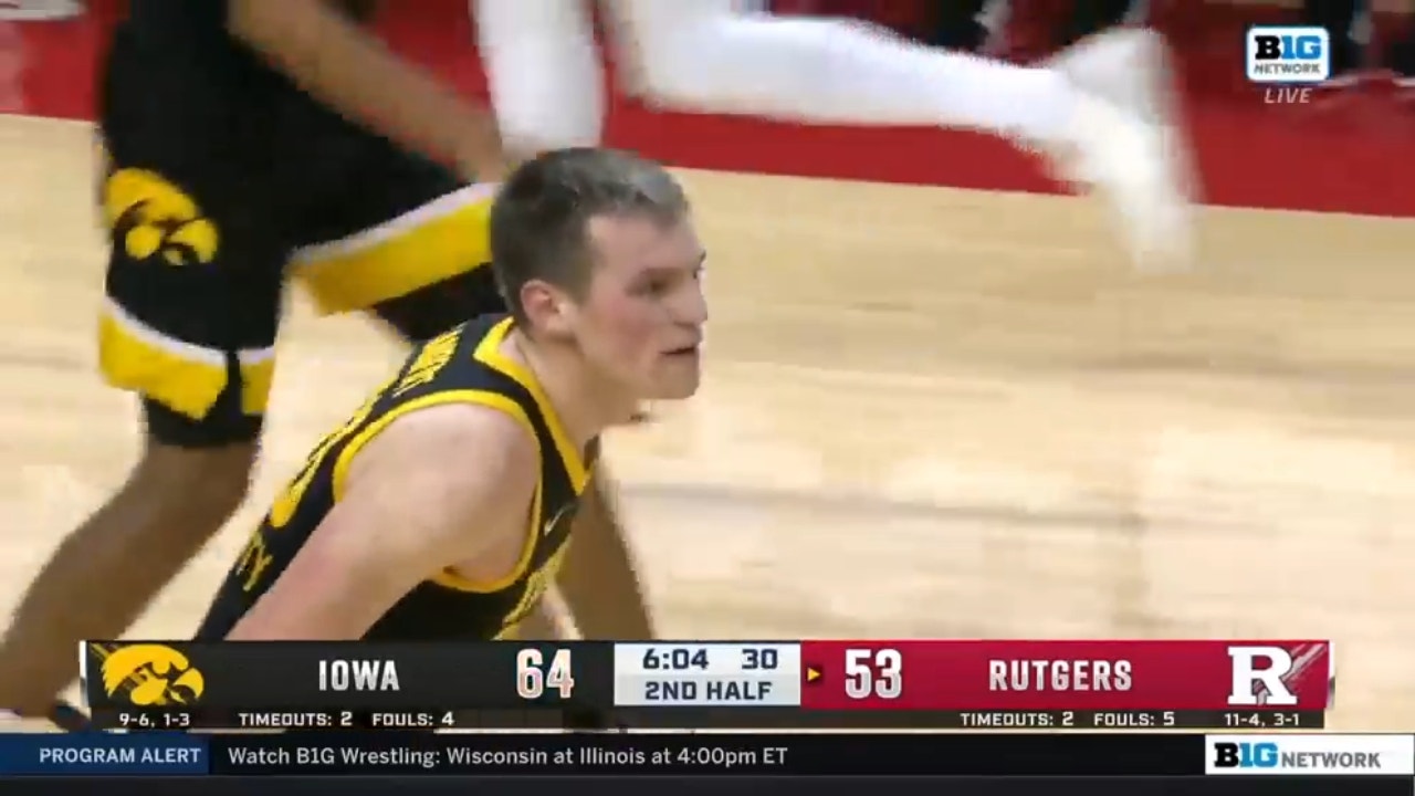 Payton Sandfort comes off the bench and shines with 22 points in Iowa's win over Rutgers