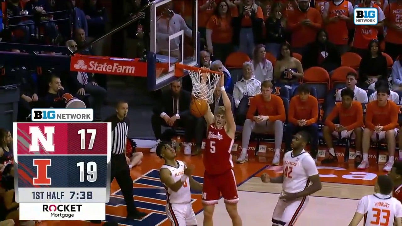 Sam Griesel gets fancy with a turnaround two-handed jam to turn up the heat for Nebraska vs. Illinois